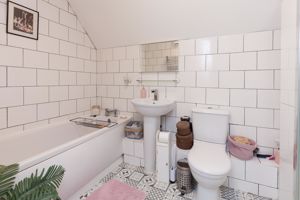 Ensuite- click for photo gallery